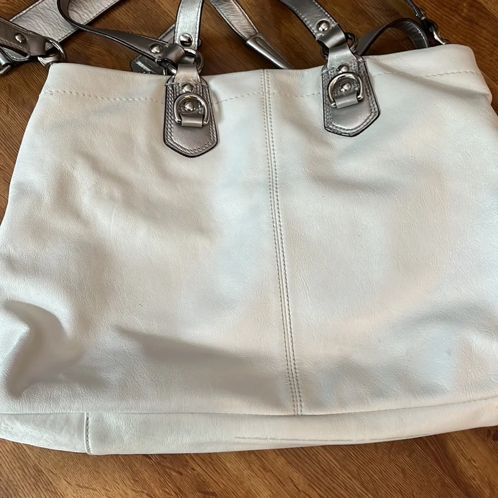Coach white with silver accent leather shoulder bag, large - Picture 5 of 14